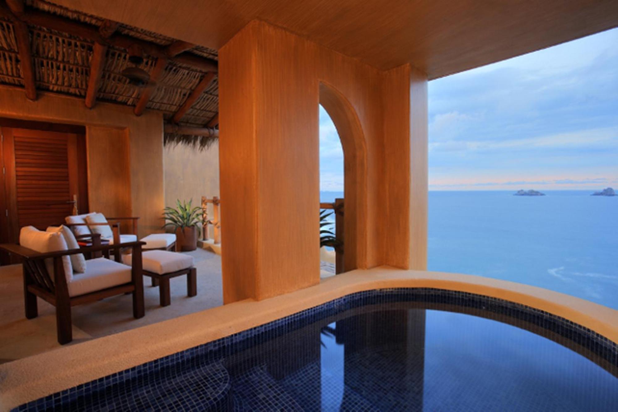 Cliffside Ocean Front Suite,724581148:JPEG